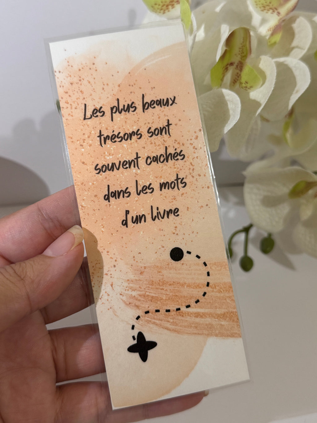 Marque page Citation Le plus beaux trésors sont souvent cachés dans les mots d'un livre